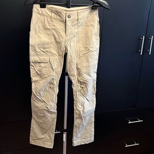 Women’s size 2 Columbia pants with Omnishield advanced repellency.